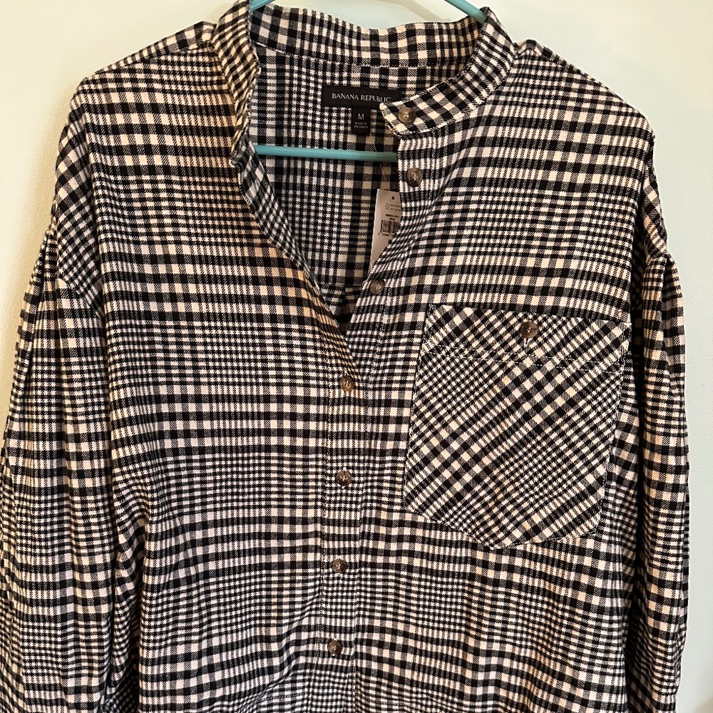 Black and White Stylish Banana Republic Flannel
